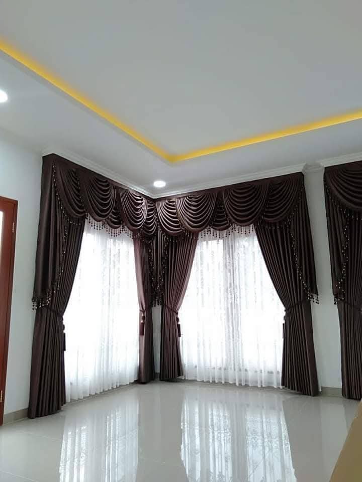Tim Mulya Decoration sedang merancang desain interior rumah minimalis modern