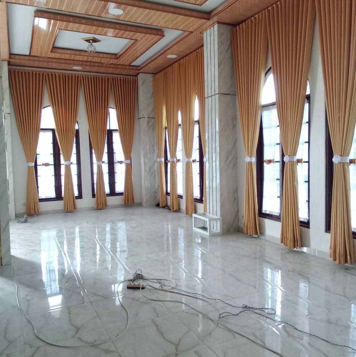 Gorden hordeng vertical blind elegan hasil pemasangan Mulya Decoration